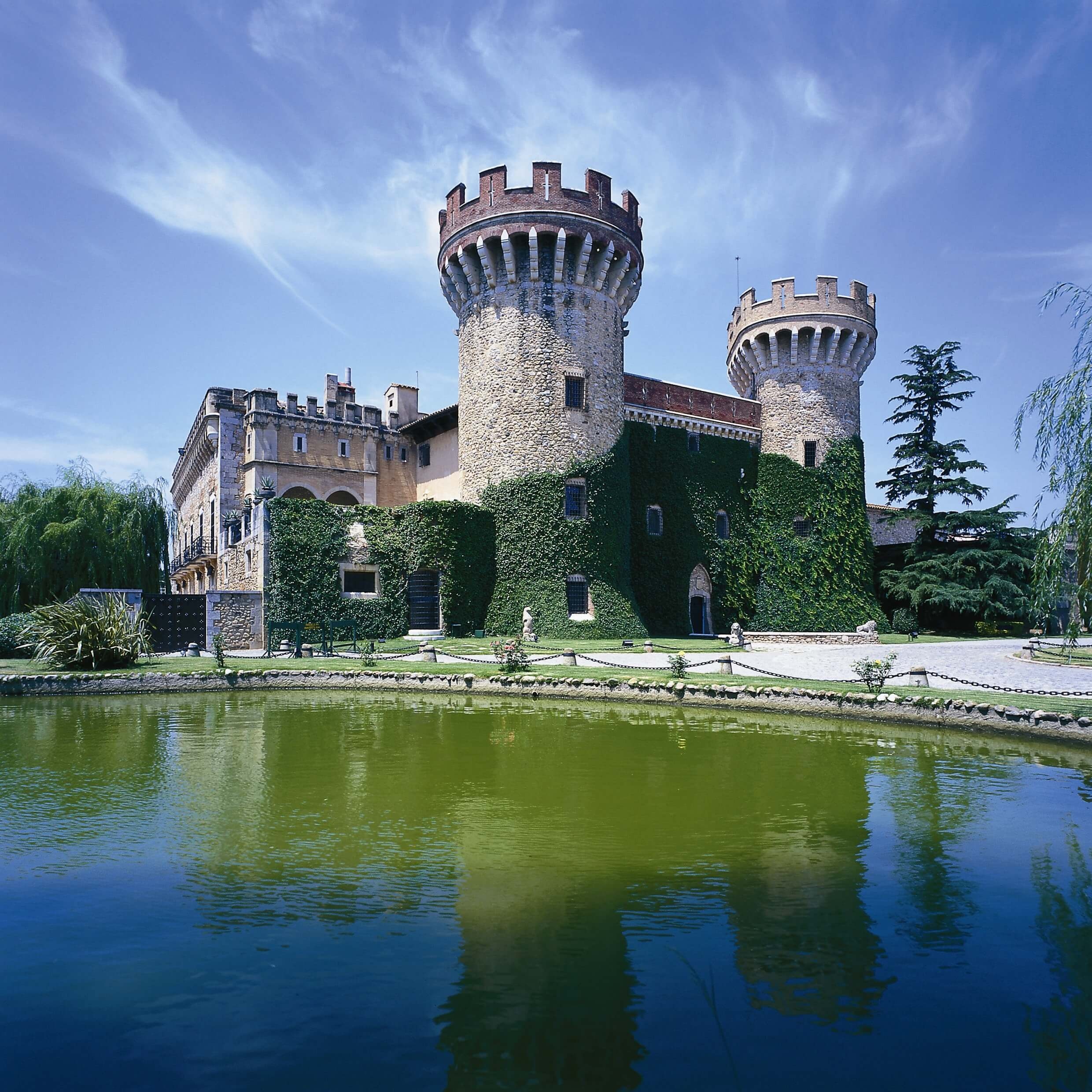 Burg von Peralada Burg von Peralada