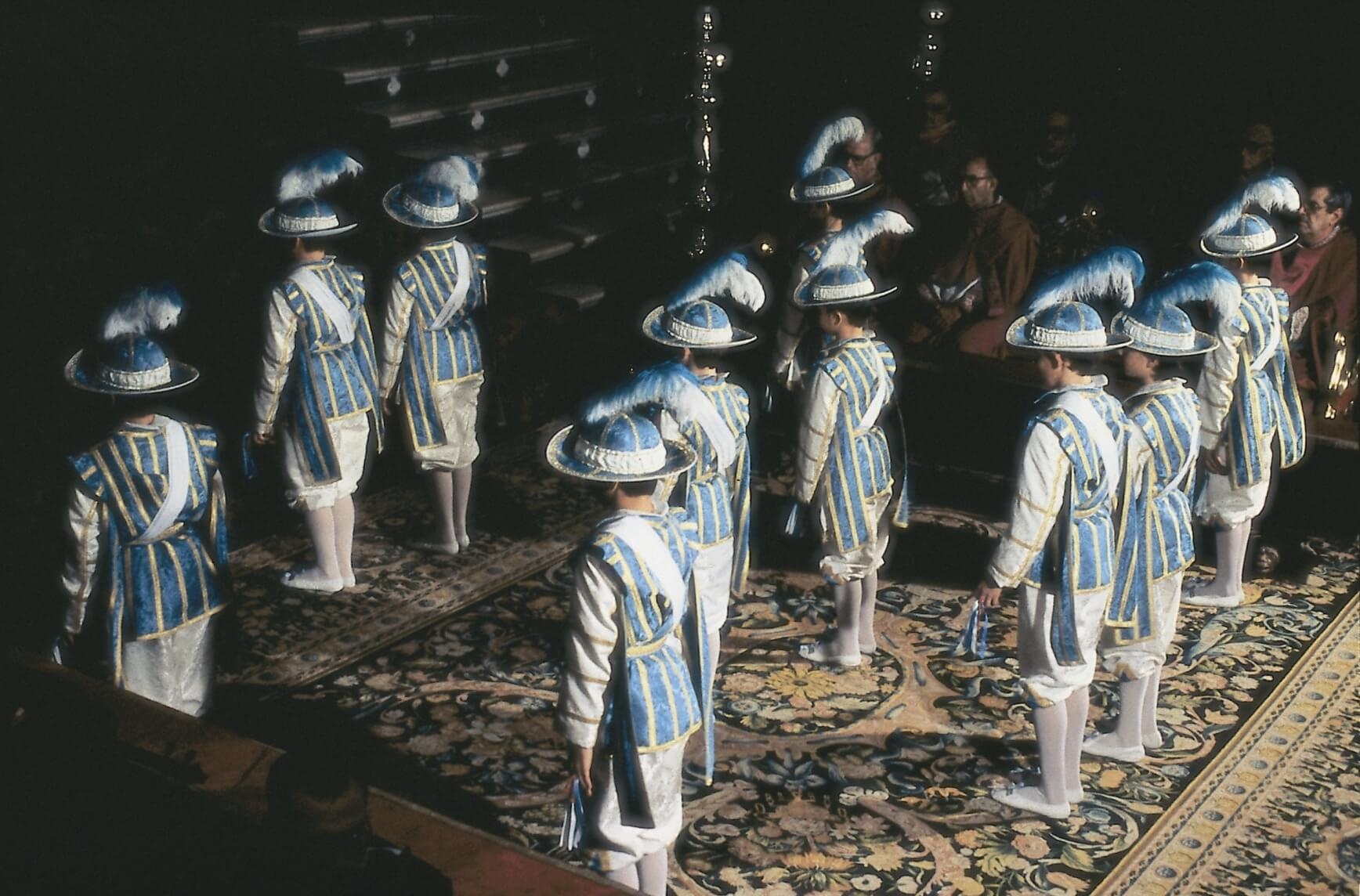 Der Tanz der Chorknaben "Los Seises" in der Kathedrale von Sevilla