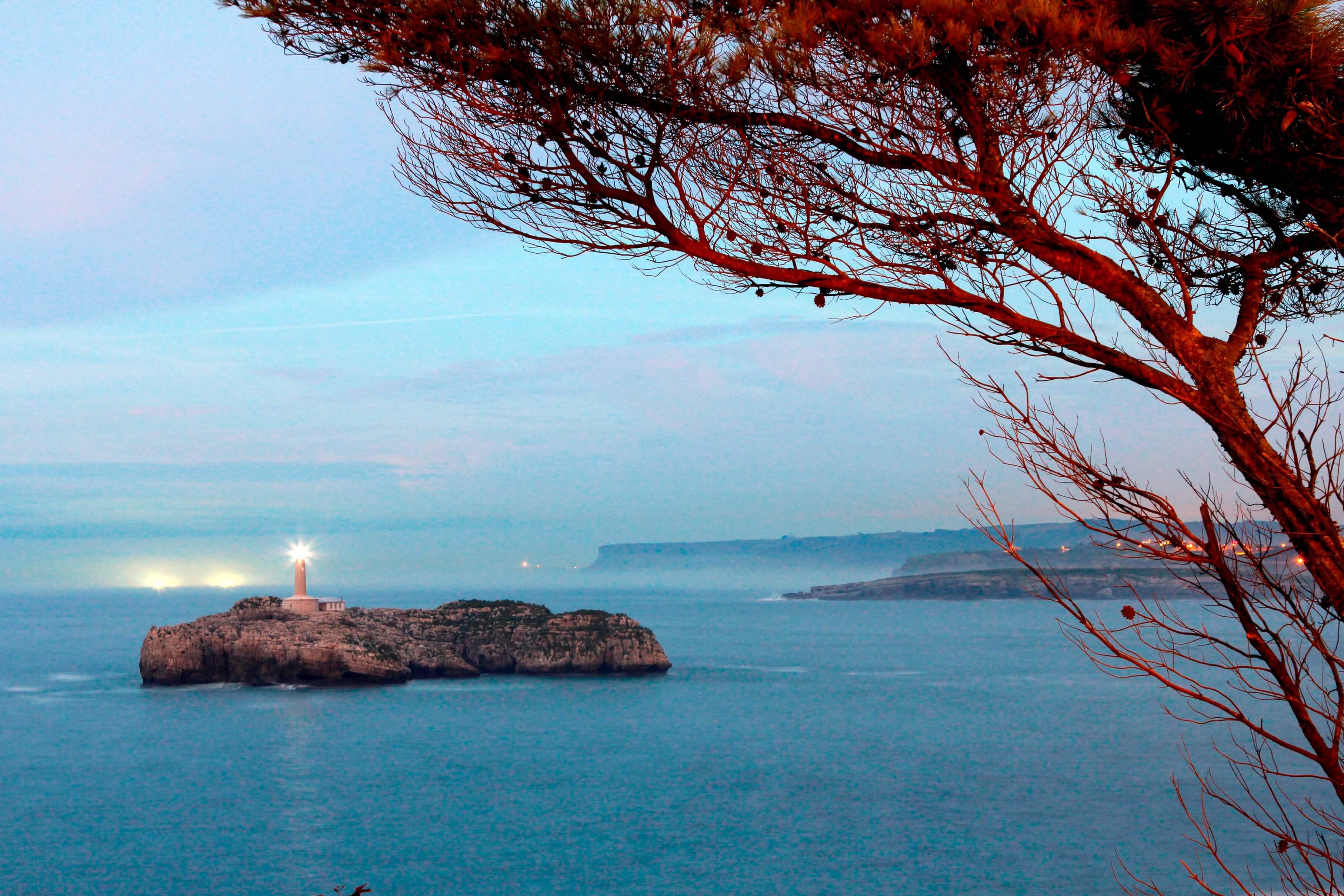 Santander - Leuchtturm auf der Isla de Mouro