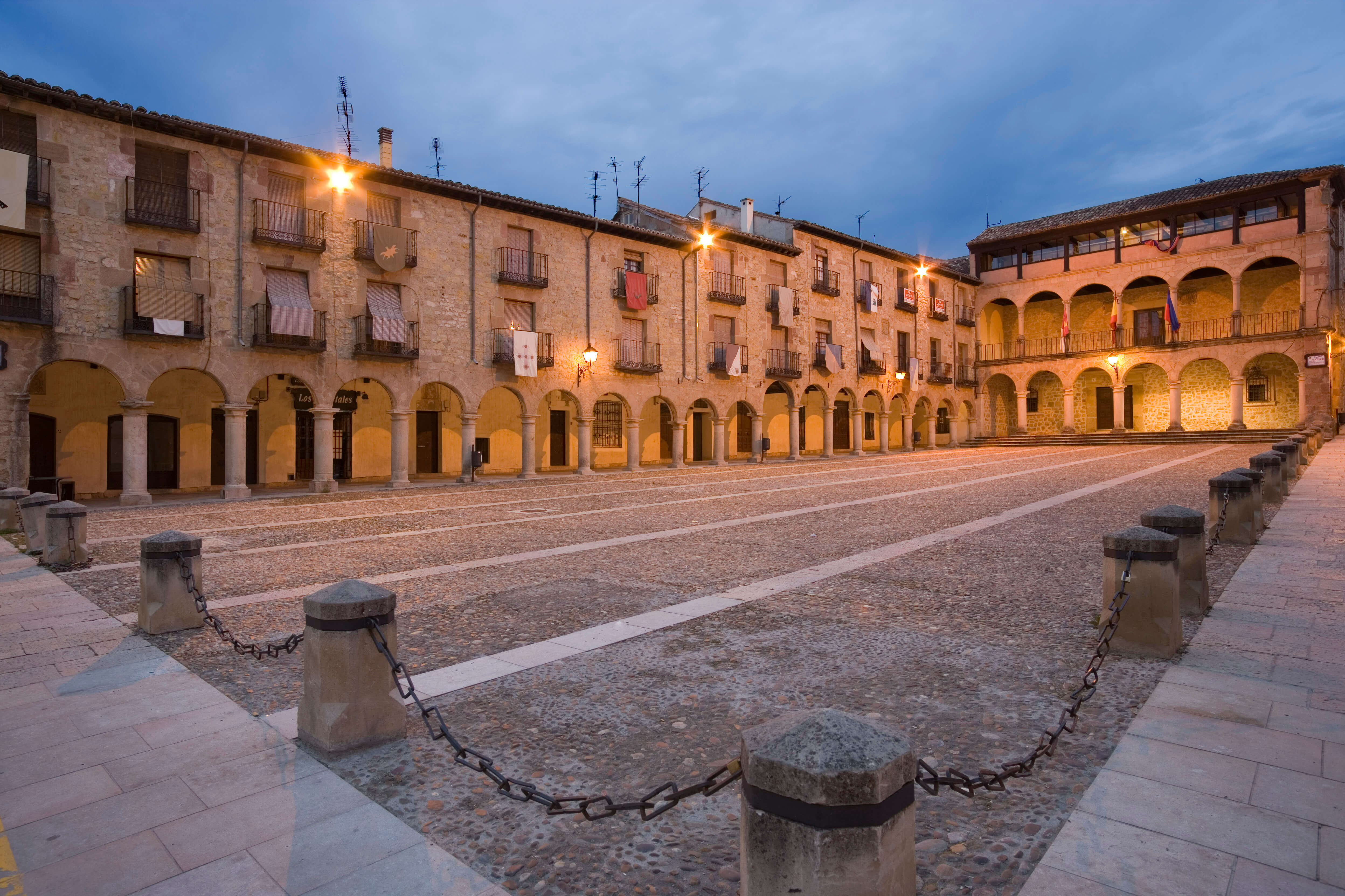 Sigüenza-Plaza Mayor und Rathaus