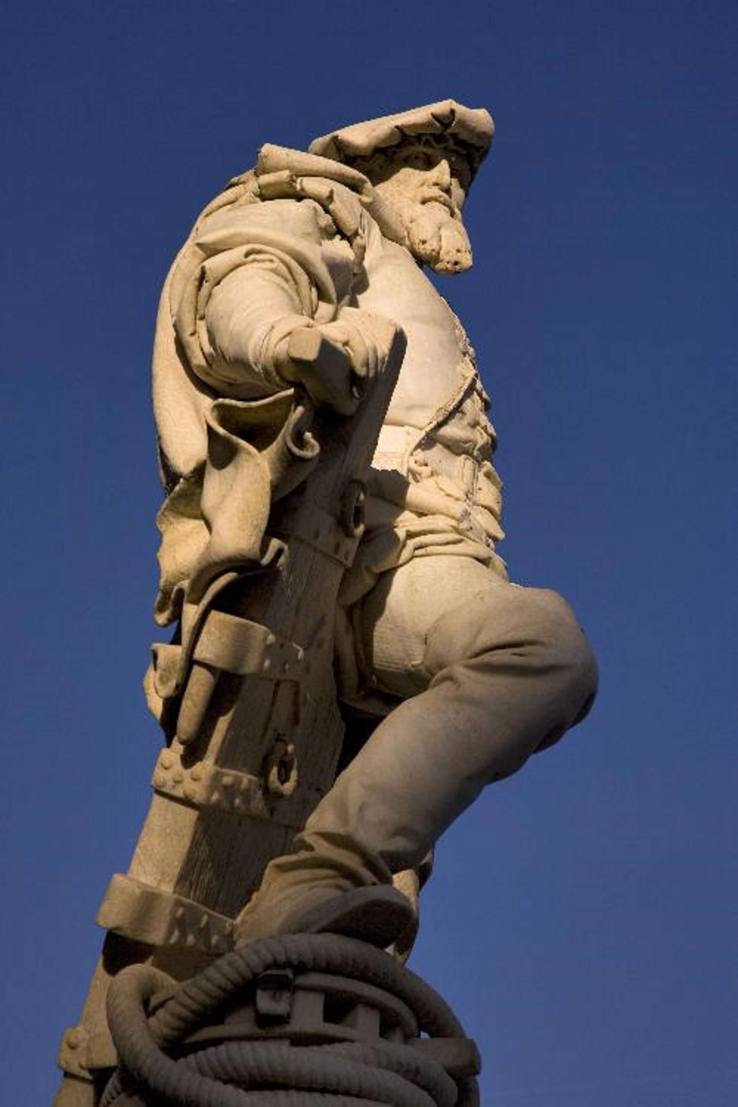 Juan Sebastián Elcano - Statue in Guetaria