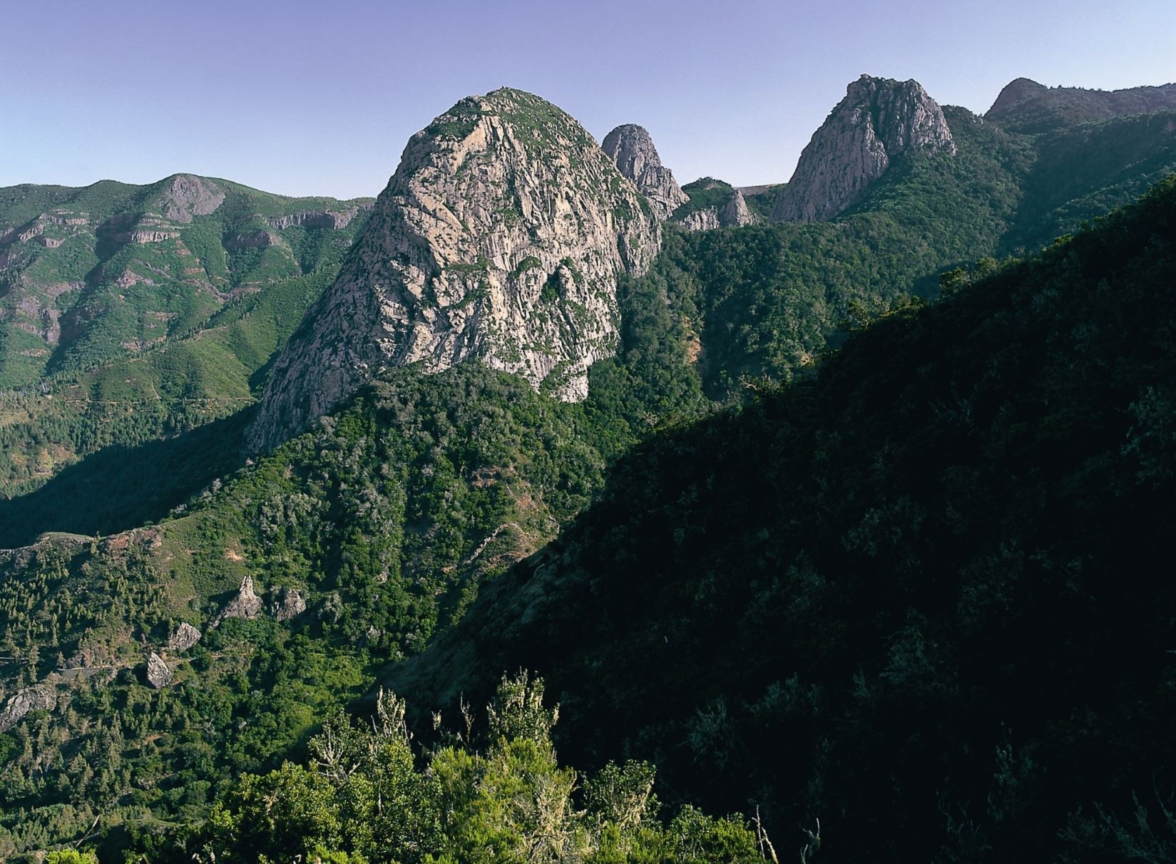Der Roque de Ojilla auf La Gomera, Garajonay Nationalpark Der Roque de Ojilla auf La Gomera, Garajonay Nationalpark