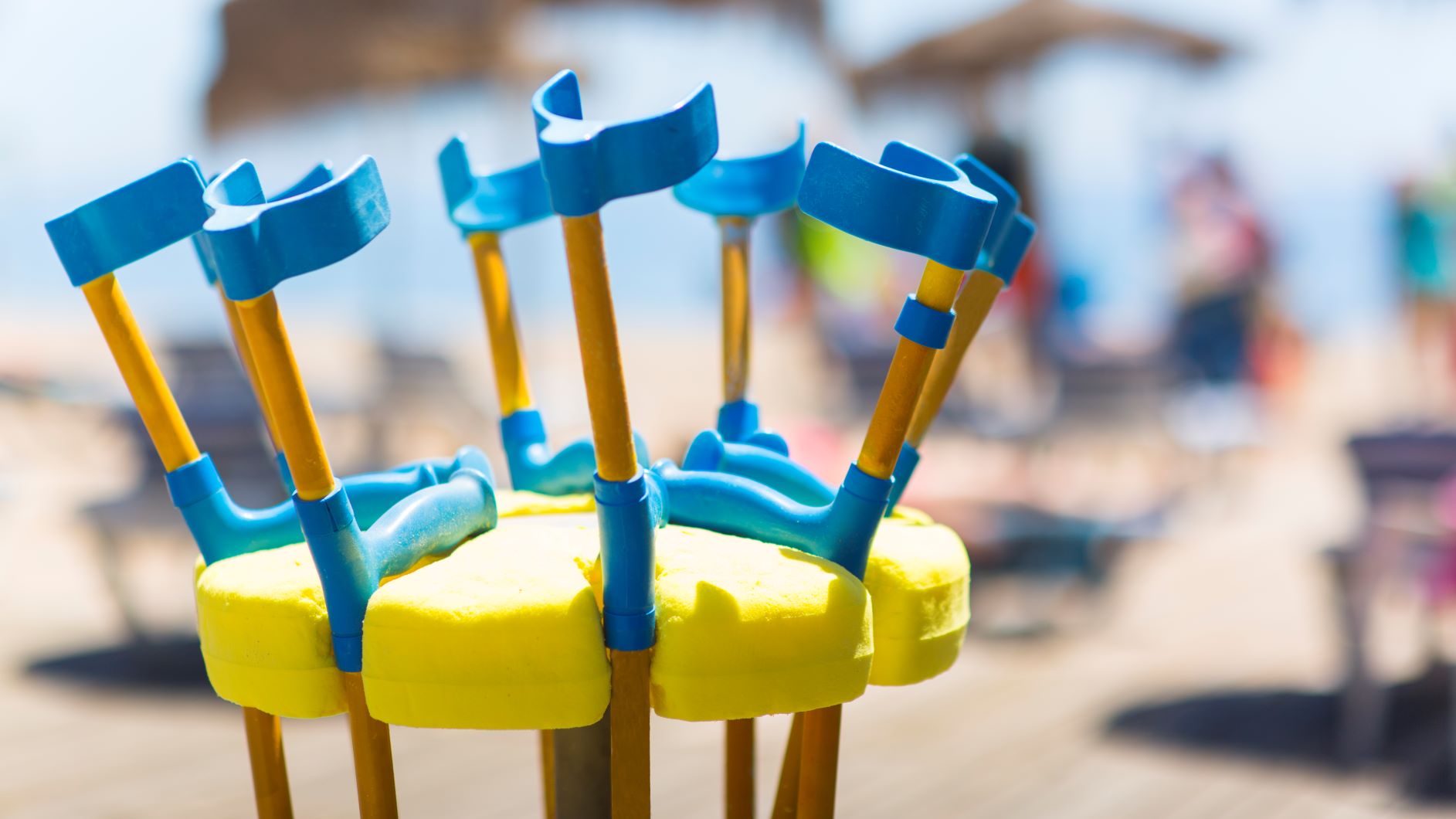 Krücken in Playa de las Gaviotas, Fuengirola