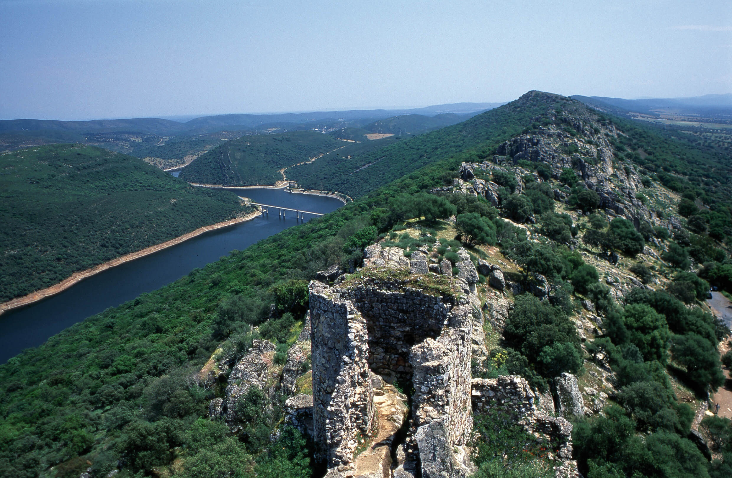 Torrejón el Rubio- Nationalpark Monfragüe-Fluss Tajo Torrejón el Rubio- Nationalpark Monfragüe-Fluss Tajo