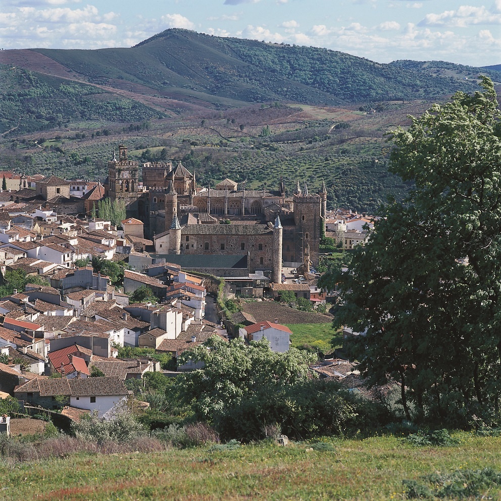 Blick auf Guadalupe mit seinem Kloster