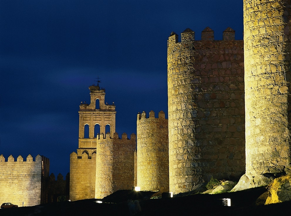 Die mächtigen Stadtmauern von Ávila
