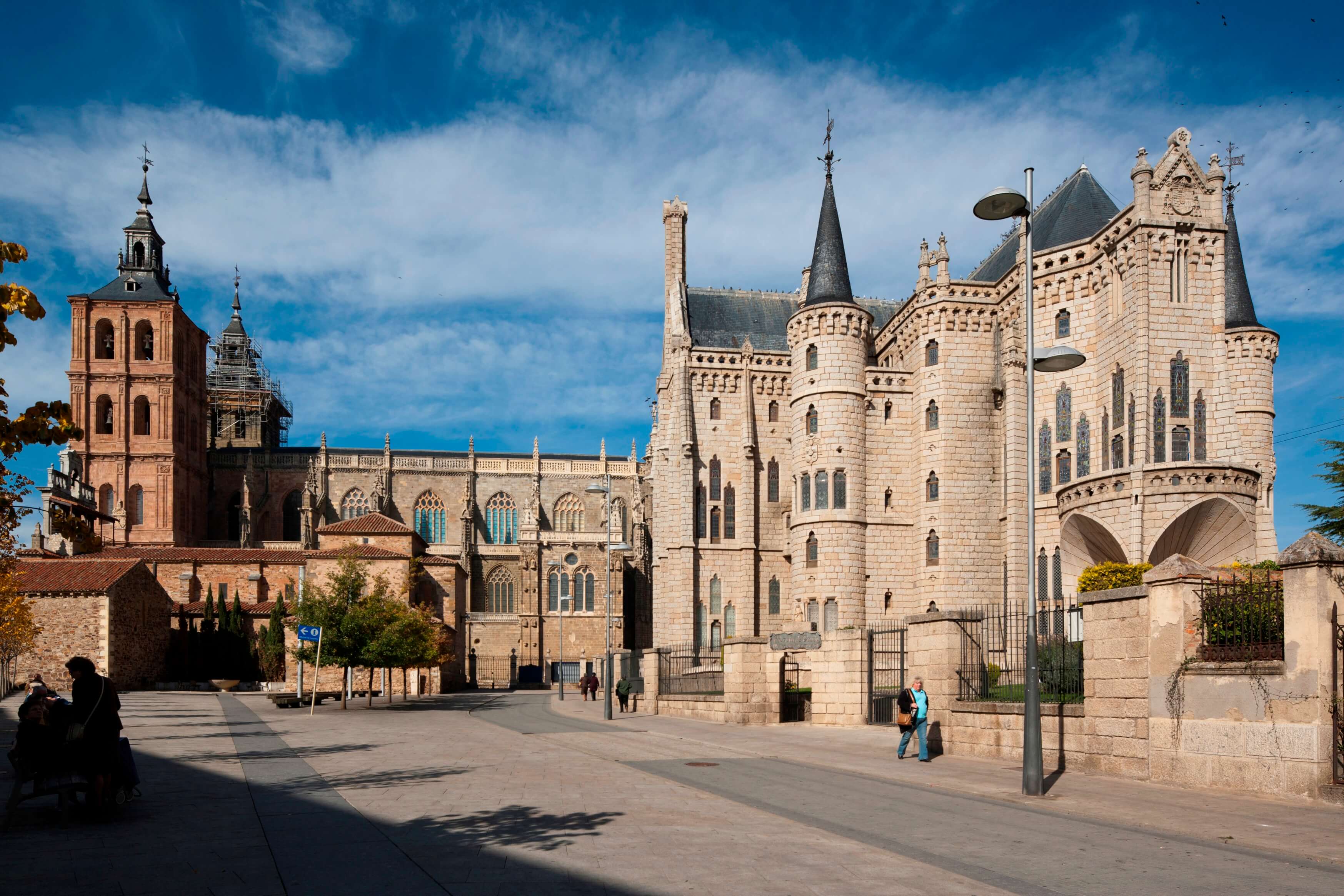 Astorga - Bischofspalast und Kathedrale