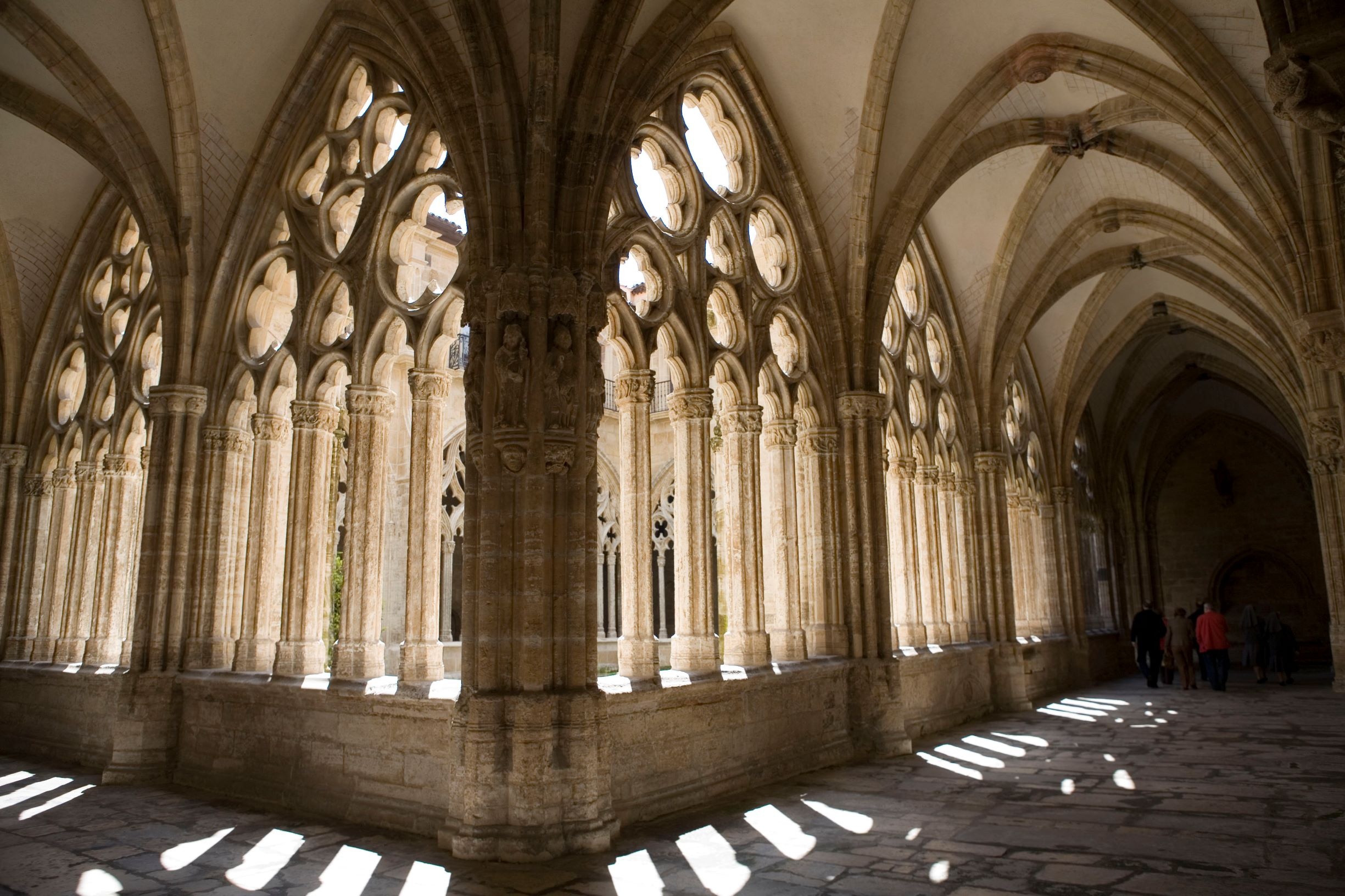 Der Kreuzgang in der Kathedrale von Oviedo Der Kreuzgang in der Kathedrale von Oviedo