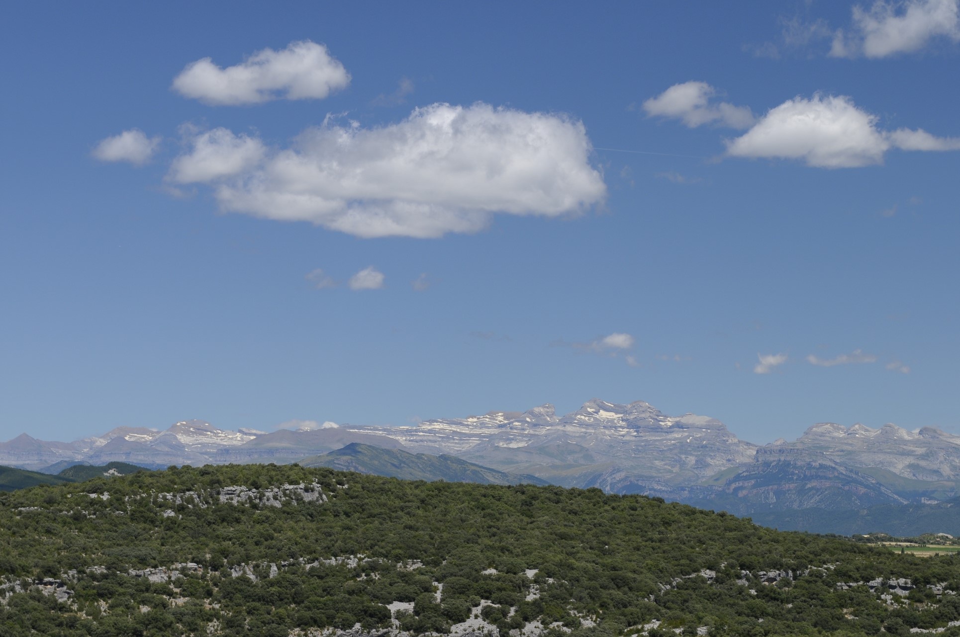 In der Provinz Huesca, Blick auf die Pyrenäen