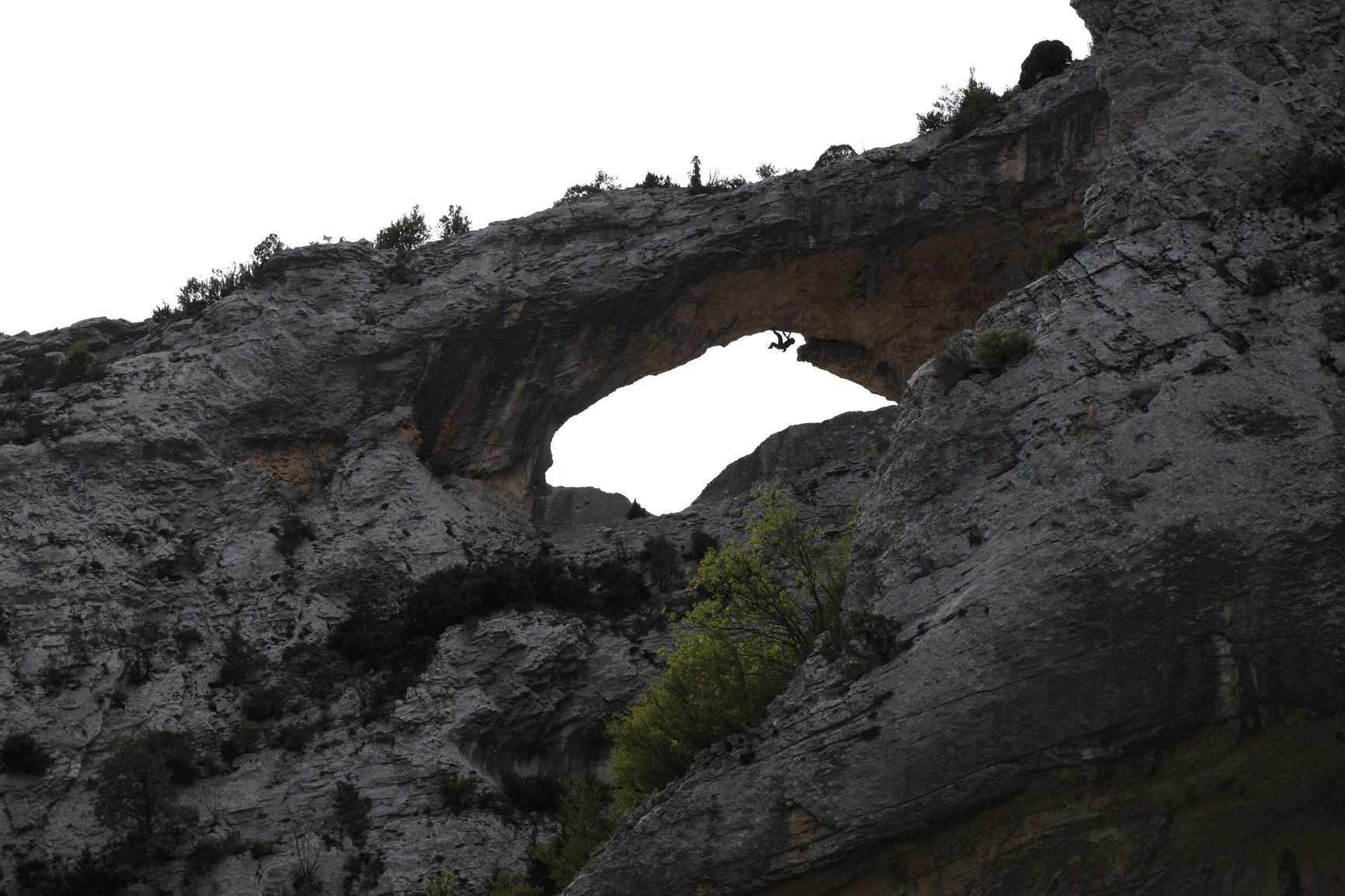 Kletterer über der Schlucht des Mascún