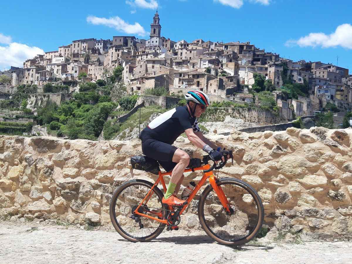 Gravel Cycling. Bocairent, Valencia