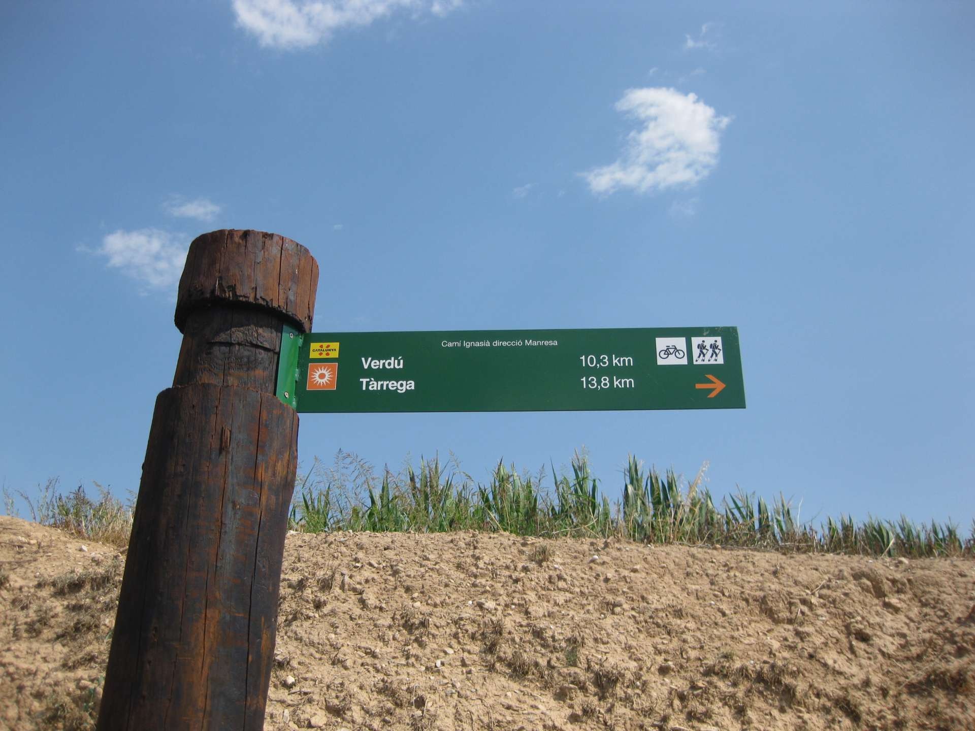 Das Sonnensymbol zeigt uns den Weg durch Katalonien 