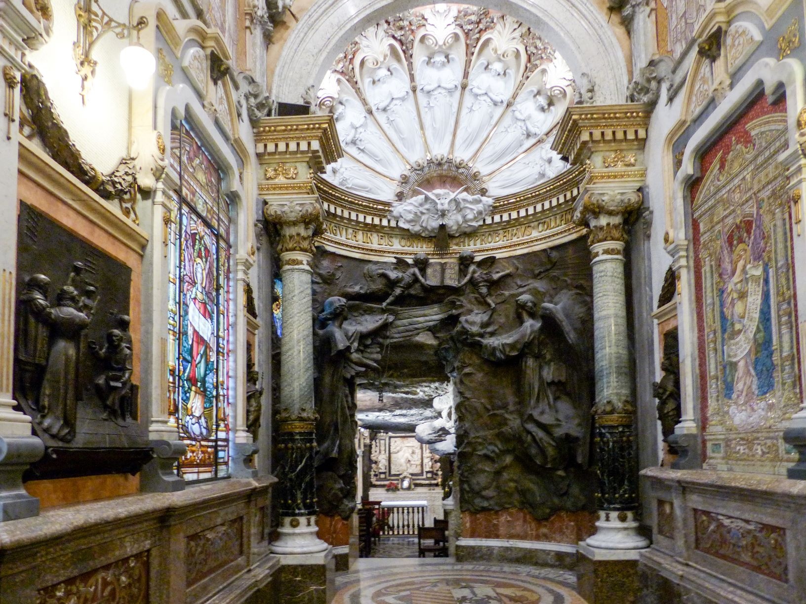 Am Ziel in der einstige Höhle des Ignatius in Manresa