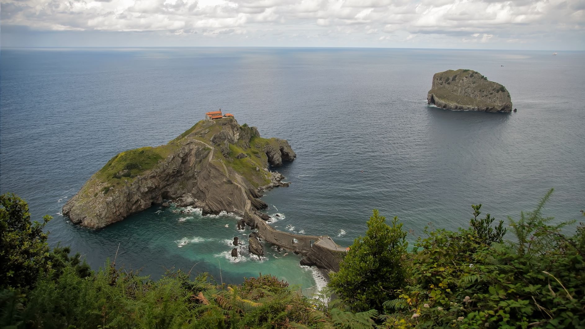 Die Kapelle von San Juan de Gaztelugatxe, Berbeo, Baskenland Die Kapelle von San Juan de Gaztelugatxe, Berbeo, Baskenland
