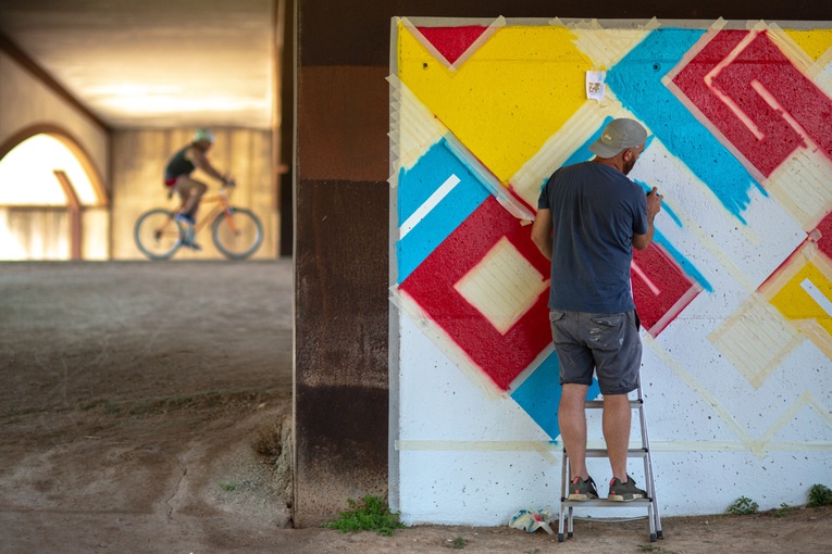 Projekt Abtracte Valencia 21 - Der Street-Art Künstler Kauffman bei der Arbeit Projekt Abtracte Valencia 21 - Der Street-Art Künstler Kauffman bei der Arbeit