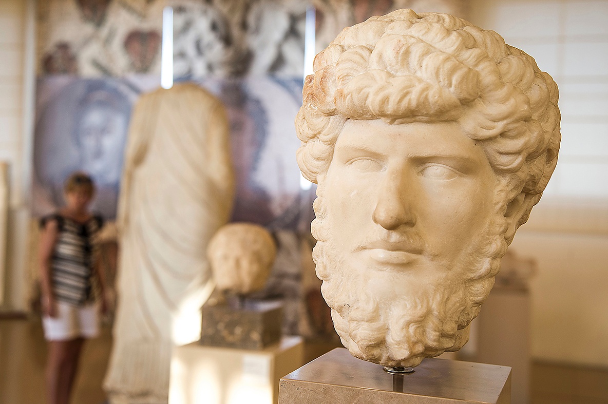 TARRAGONA-Museu Arqueologia (bustos)