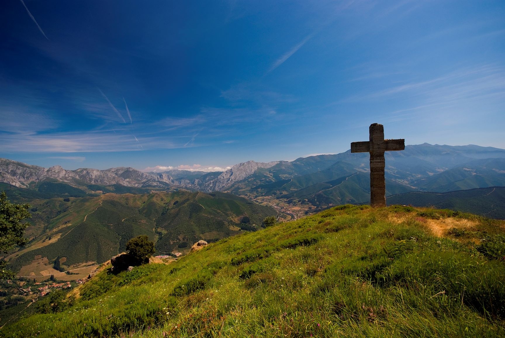 Camaleño (Picos de Europa) Sierra und Kreuz de la Viorna 