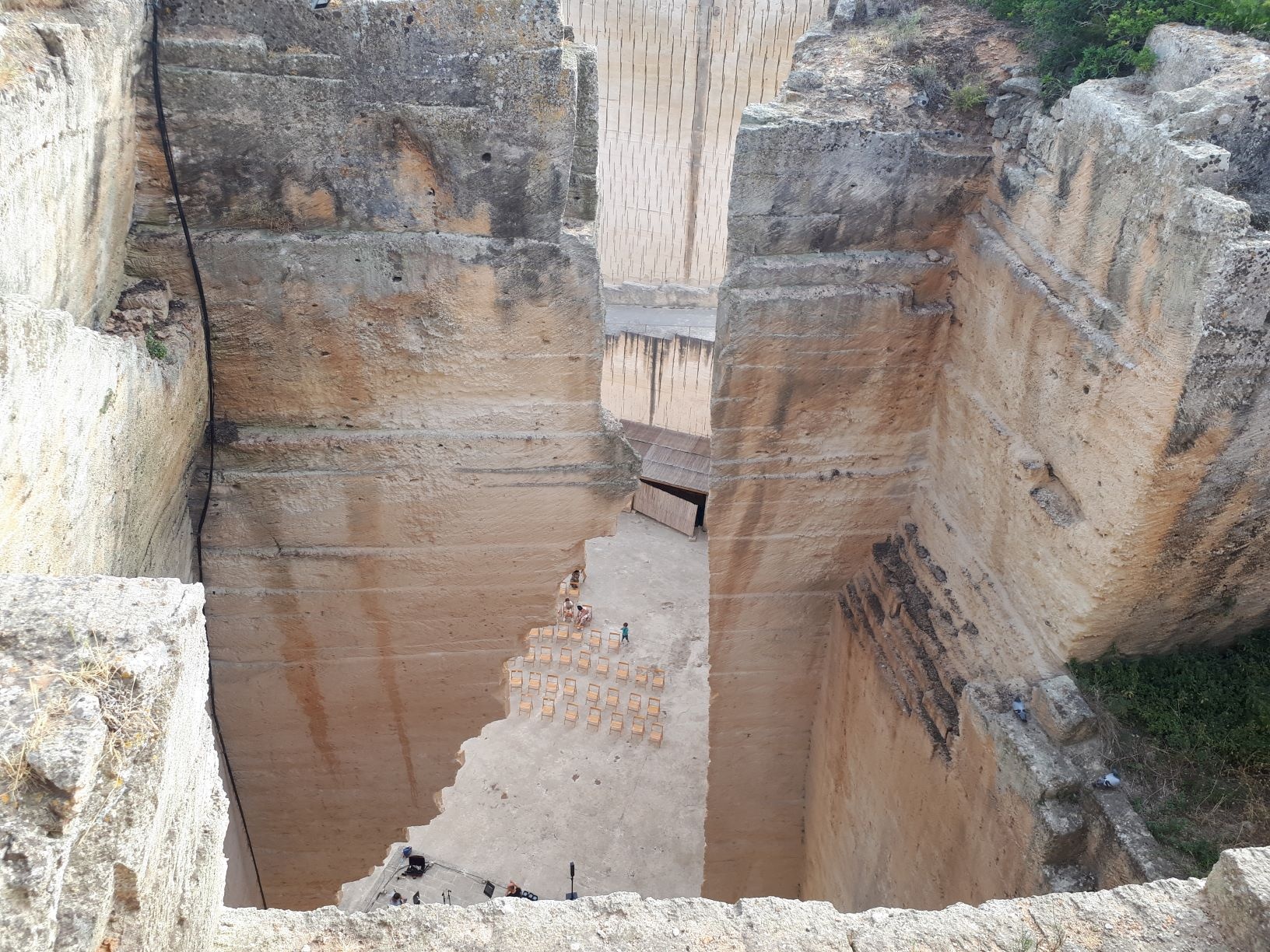 Ein ganz besonderer Konzertsaal im ehemaligen Steinbruch Pedreres de s´Hostal