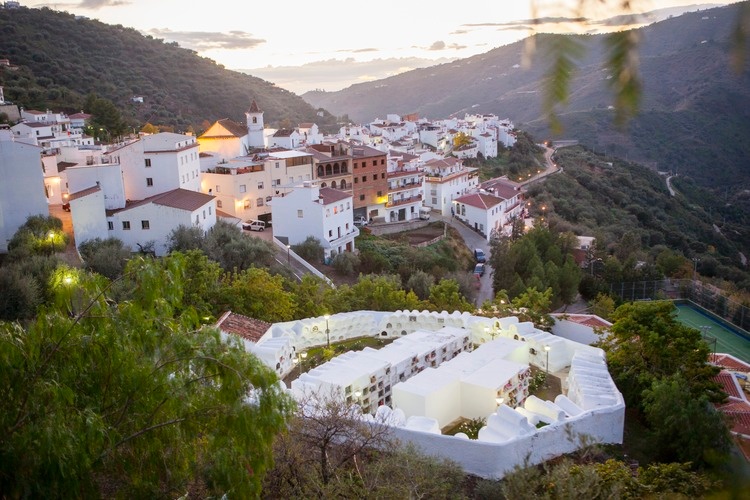 Der einzige oktogonale Friedhof Spaniens: Der Friedhof von Sayalonga Der einzige oktogonale Friedhof Spaniens: Der Friedhof von Sayalonga