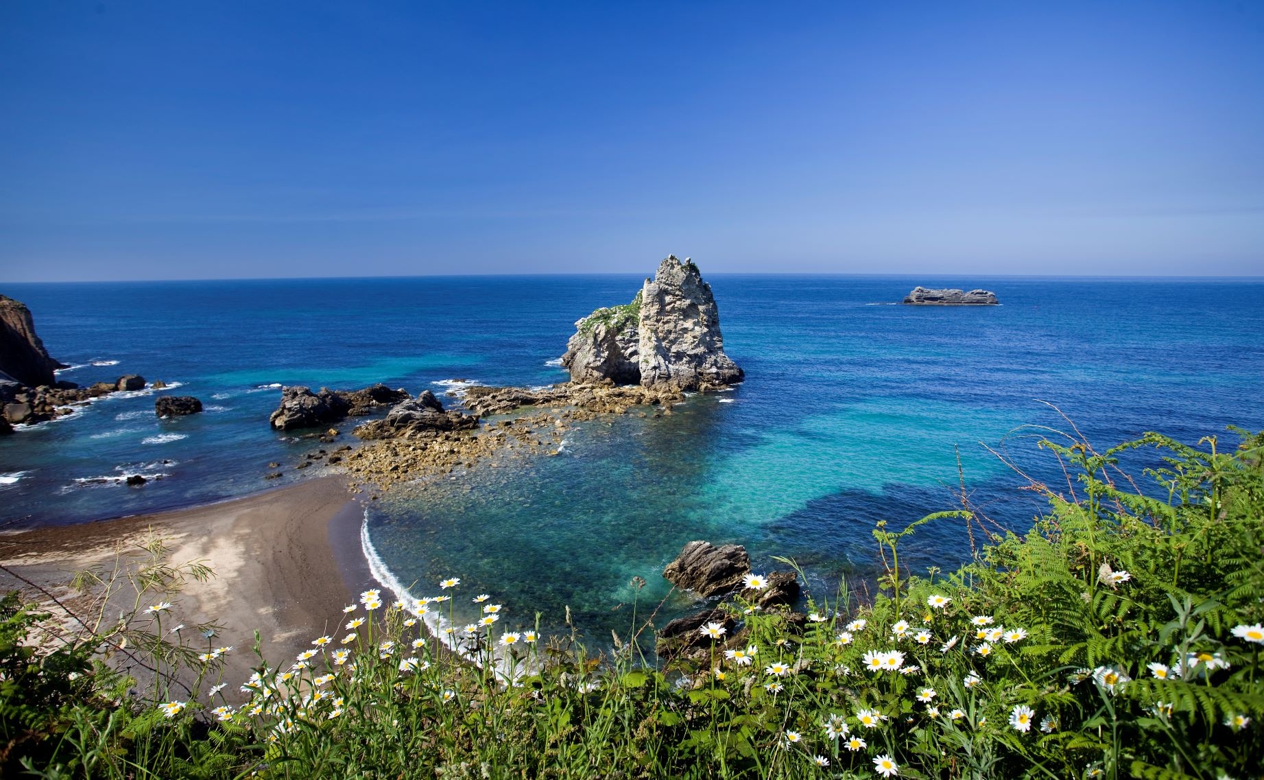 Einer der Traumstrände Asturiens Einer der Traumstrände Asturiens