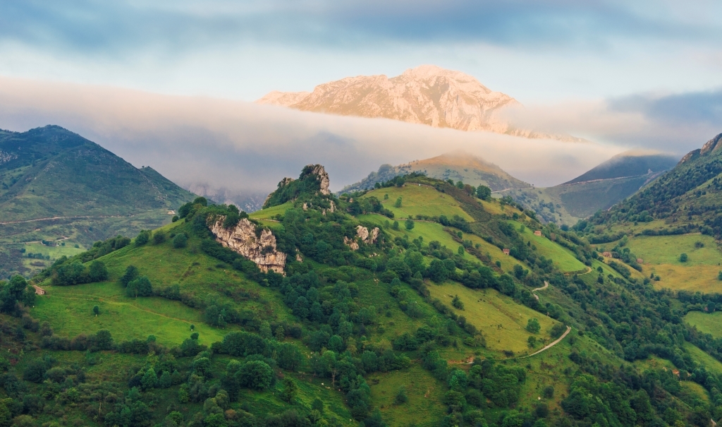 _25910459-montañas_de_asturias-