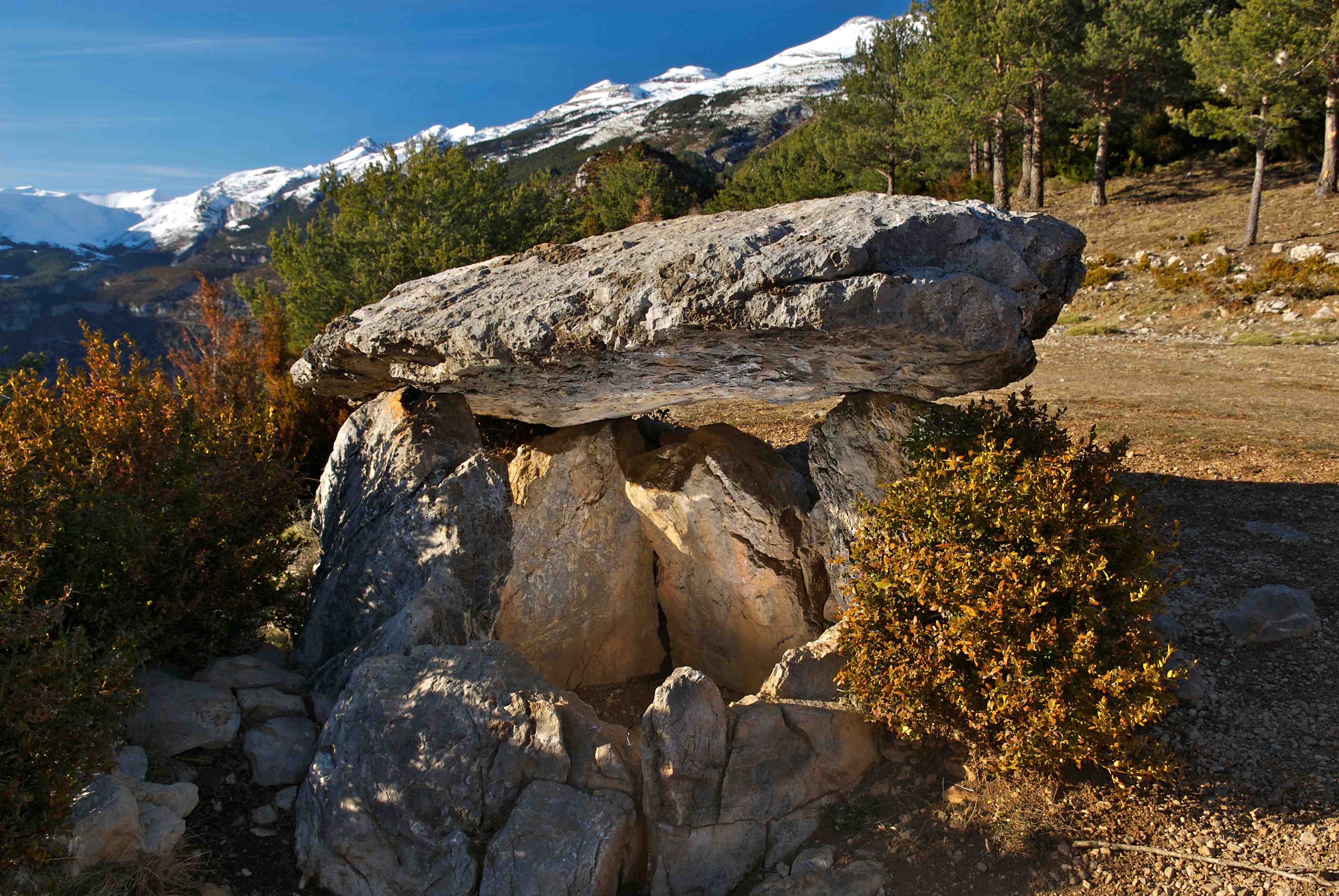 Nationalpark Ordesa y Monte Perdido - Tella - Sin (Comarca Sobrarbe) Dolmen Piedra de Vasar