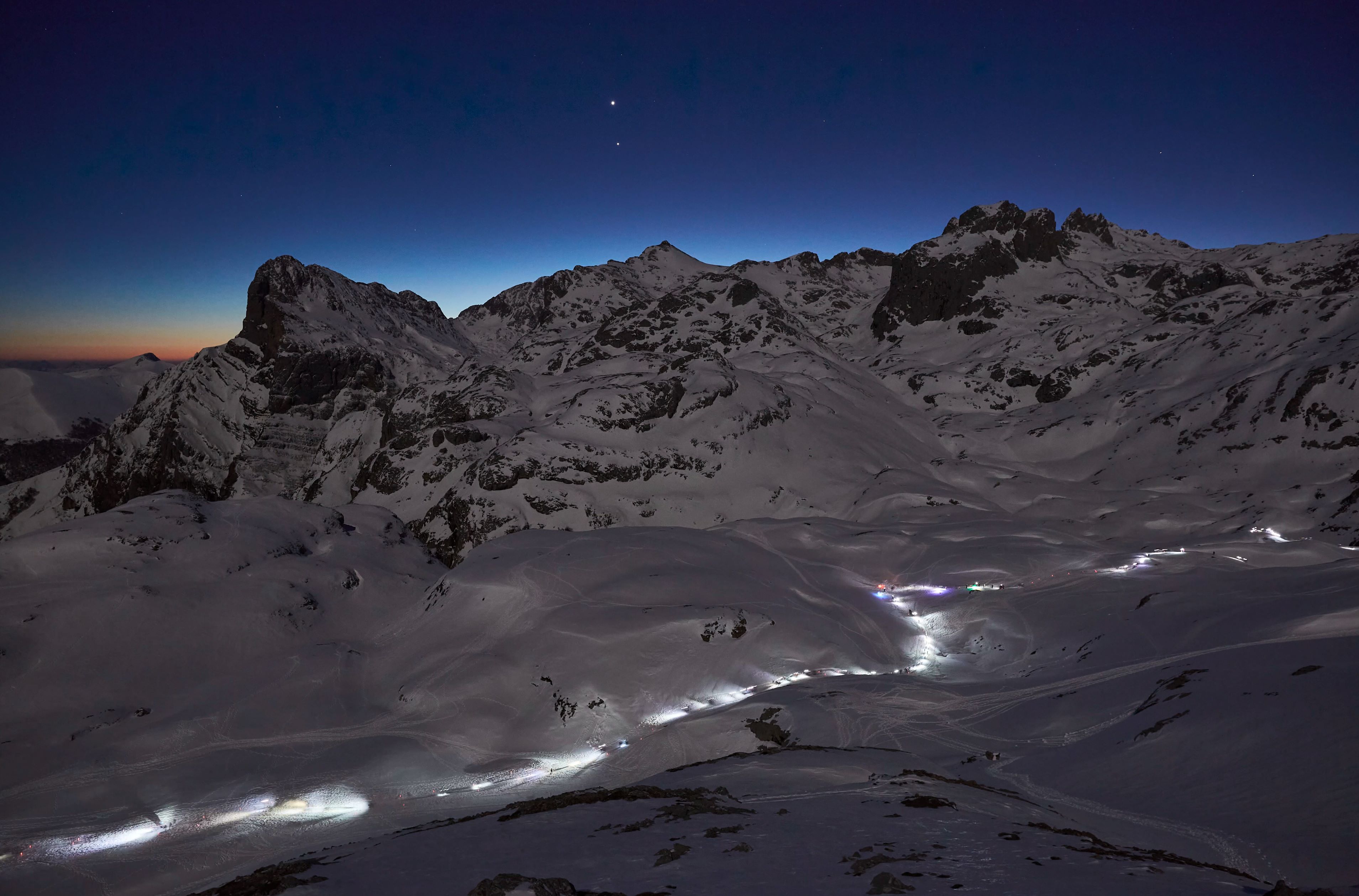 Nächtliche Aufnahme der strecke