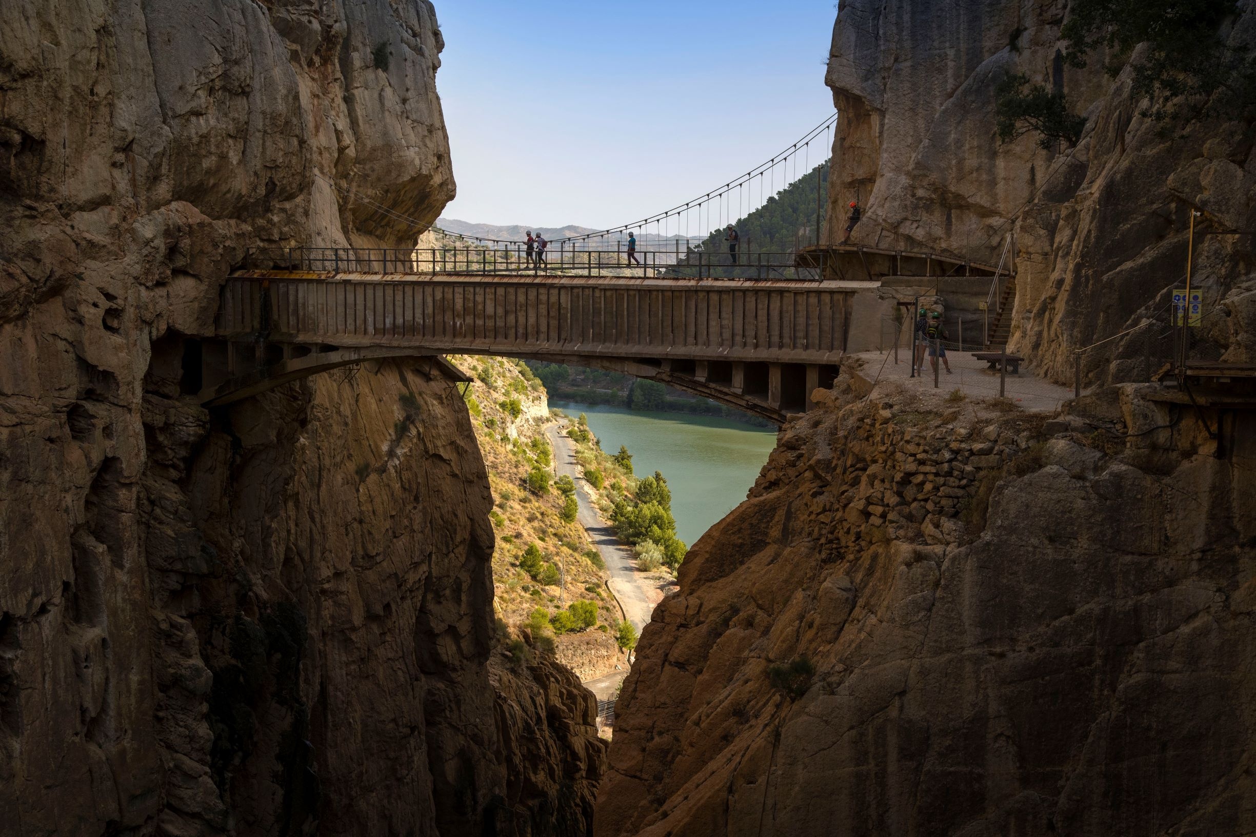Ein Ausflug aus der Stadt ins Abenteuer: Die Hängebrücke am Caminito del Rey Ein Ausflug aus der Stadt ins Abenteuer: Die Hängebrücke am Caminito del Rey