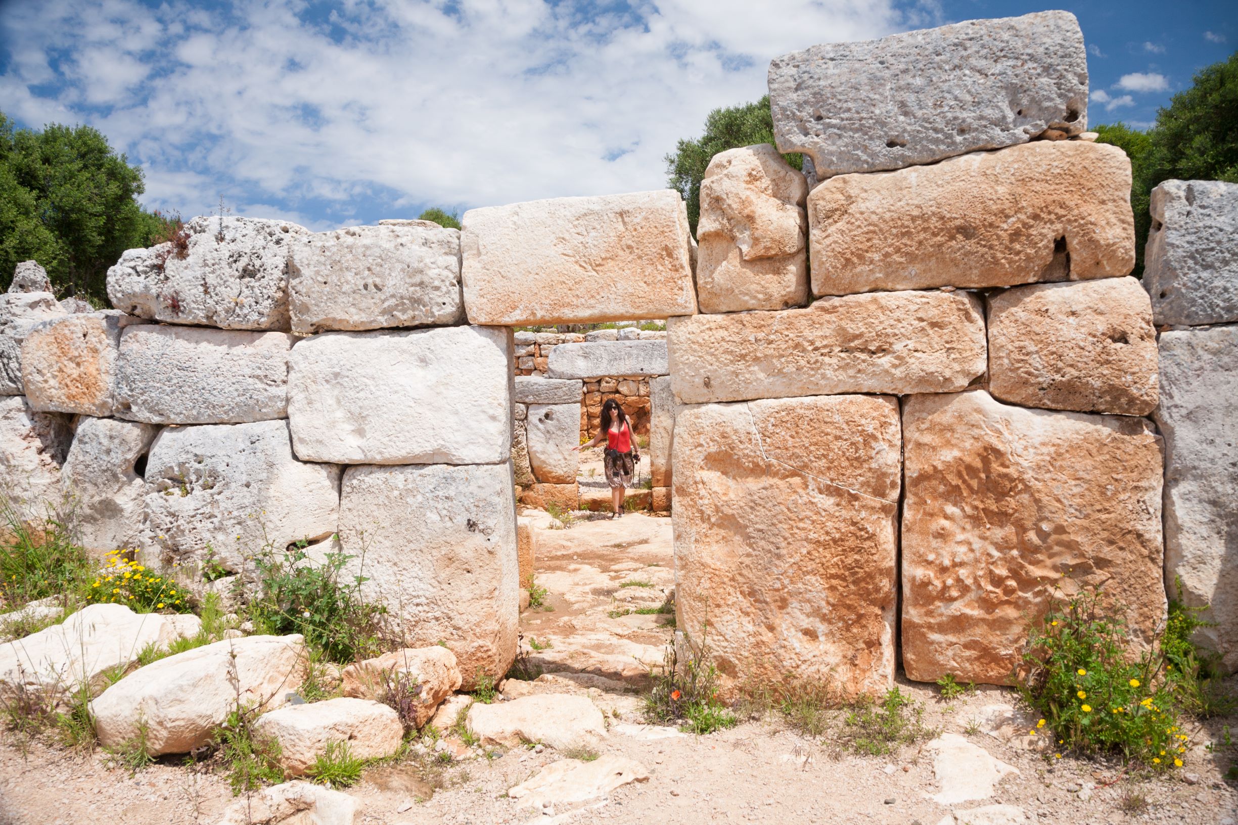 2018-123RF 66134493-menorca-galmes-construcción talayótica