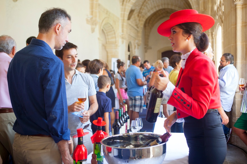 Man trifft sich auf dem Weinlesefest von Jeréz de la Frontera
