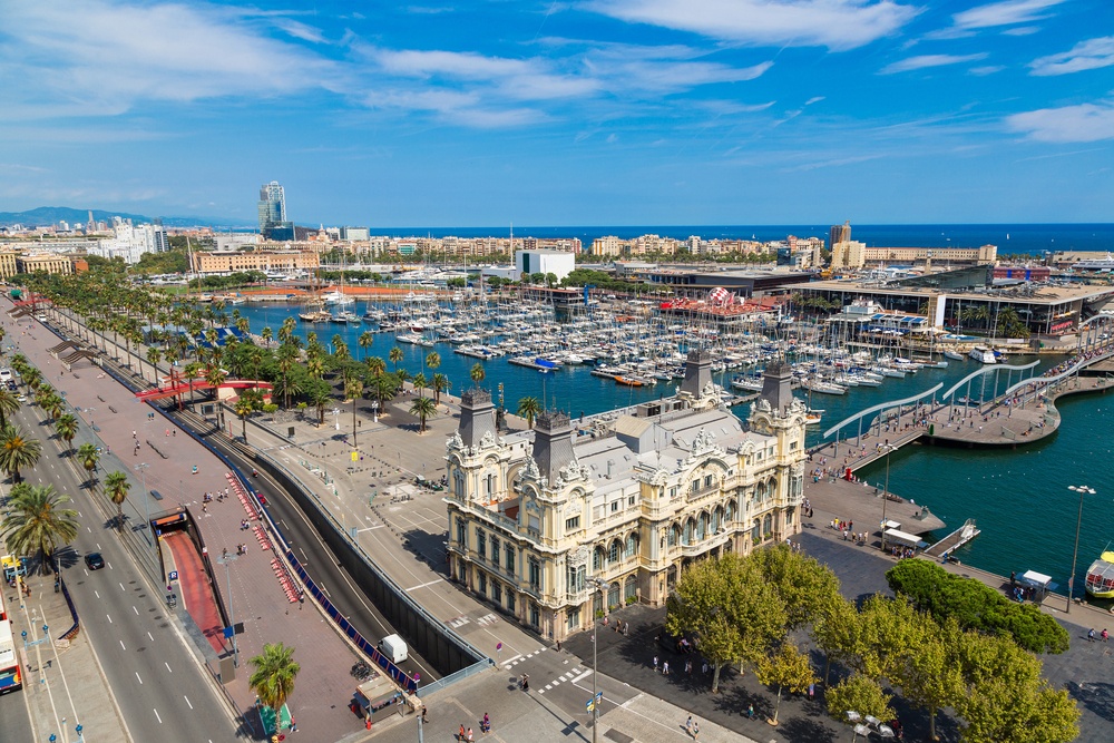 Puerto de Barcelona - shutterstock 261614480