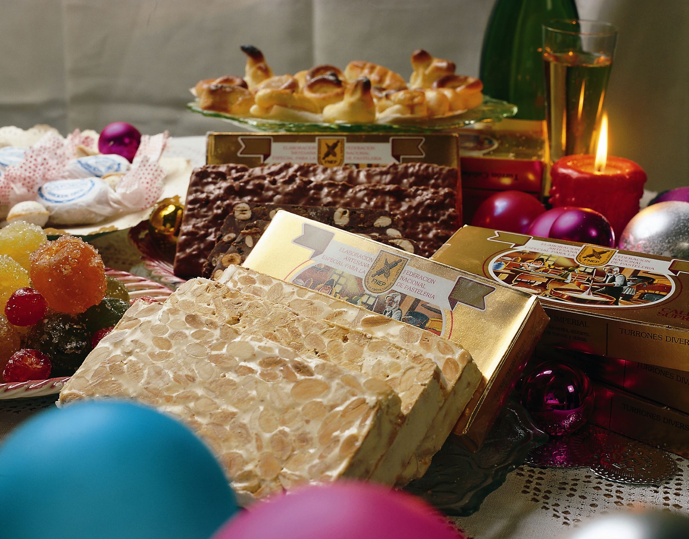 Immer ein tolles Mitbringsel in der Weihnachtszeit: Weihnachtsgebäck aus Spanien