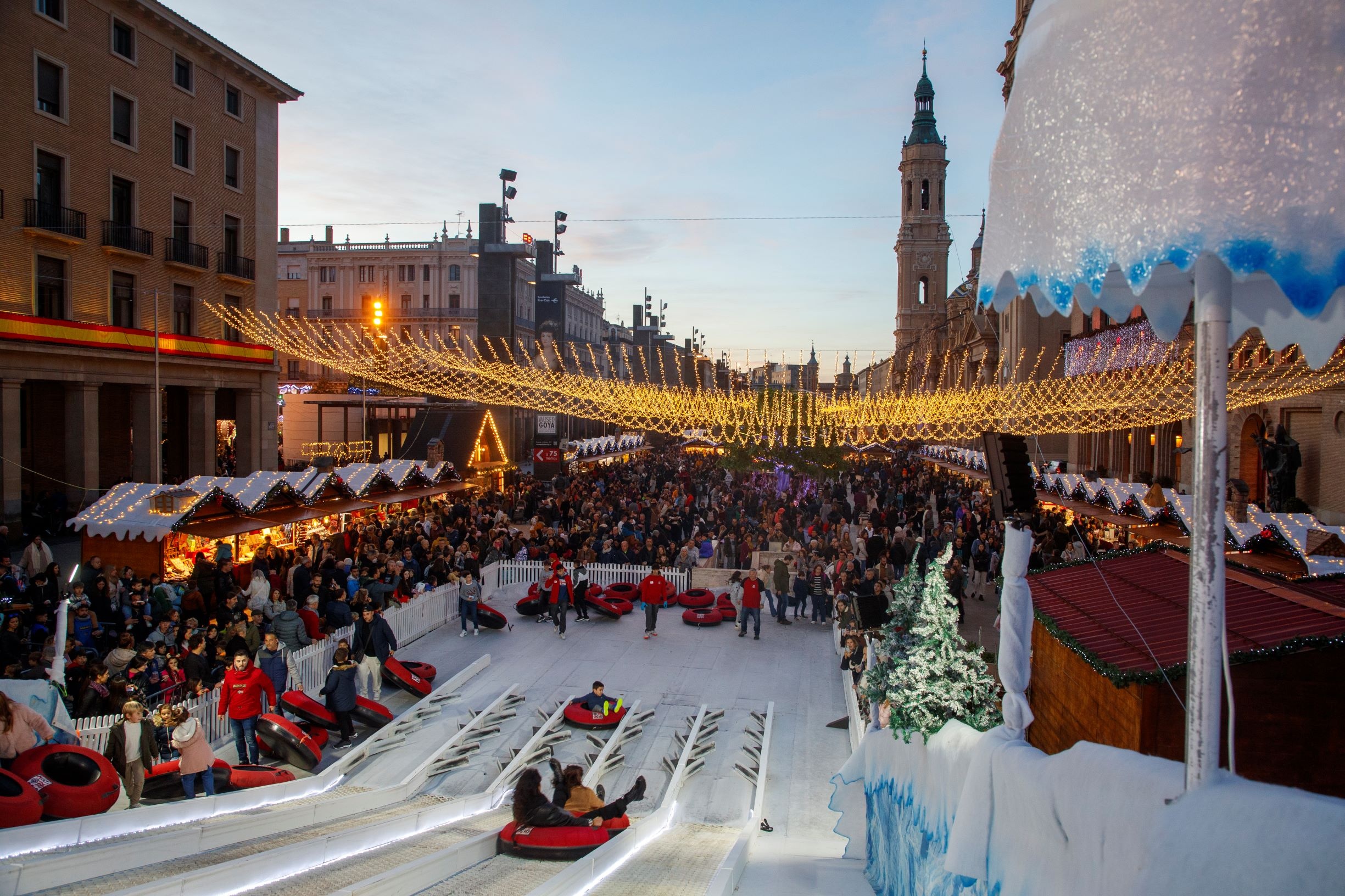 Zaragoza zur Weihnachtszeit mit einem Angebot für Groß und Klein