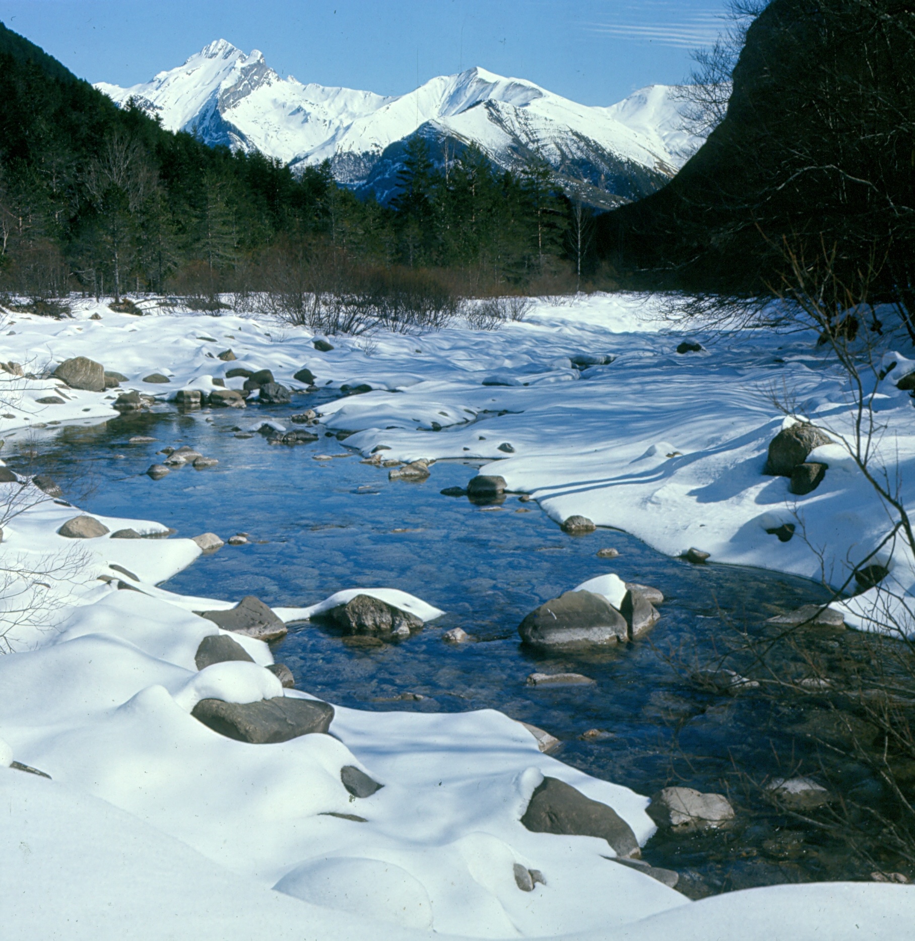 Reizvoll: Das Valle de Tena mit dem Caldáres Fluss in Panticosa 