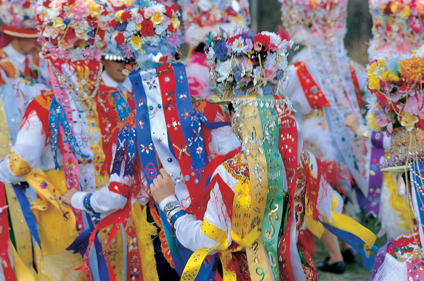 Voller Eleganz: Die Madamas e Galáns von Cobres in Galicien