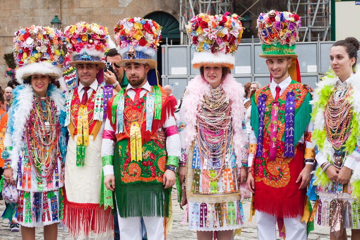 Eleganz pur: Die Madamas e Galáns am Karneval von Cobres, Galicien Eleganz pur: Die Madamas e Galáns am Karneval von Cobres, Galicien